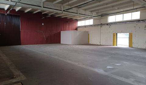 Prenájom vykurovaného  skladového priestoru 586 m2 v Ružinove