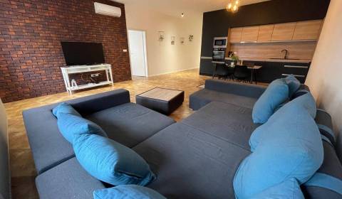 3 izbový byt Priame Centrum  Topoľčany s garážou