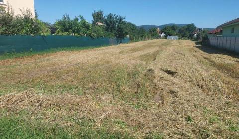 Veľký pozemok pre výstavbu RD Čakajovce (Nitra)
