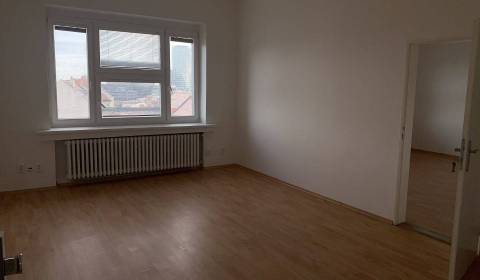 Prenájom kancelárií 200 m2 na Štefánikovej ulici v Bratislave - Starom