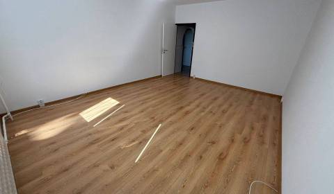 3 izbový byt s balkónom Topoľčany/ VYPLATENA ZALOHA