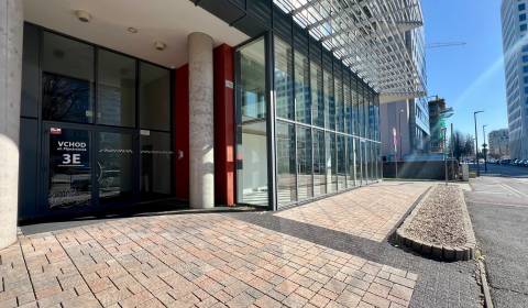 BA/NIVY- ESHOP, KLIENTSKÉ CENTRUM? OP s výkladom na prenájom