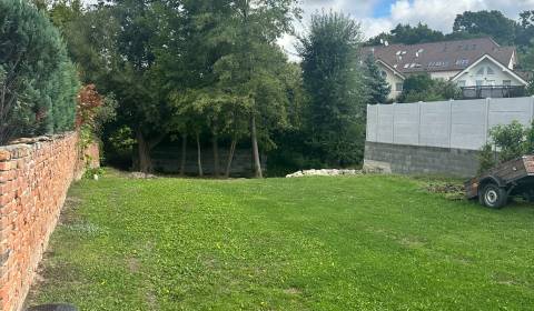 Stavebný pozemok v centre Stupavy