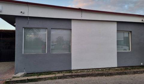 Obchodný priestor /bar, kaviareň, herňa.../ Komjatice