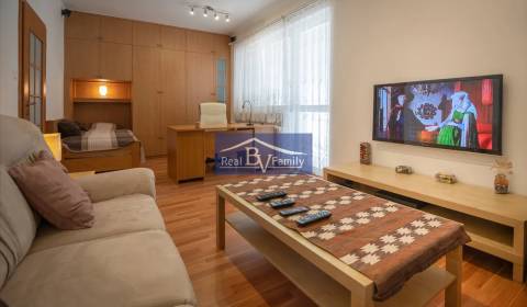 PRENAJATÉ - PRENÁJOM, BLUMENTÁLSKA, STARÉ MESTO - 2 IZBOVÝ BYT 