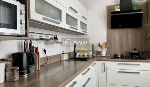 Predaj, trojizbový byt Brezno