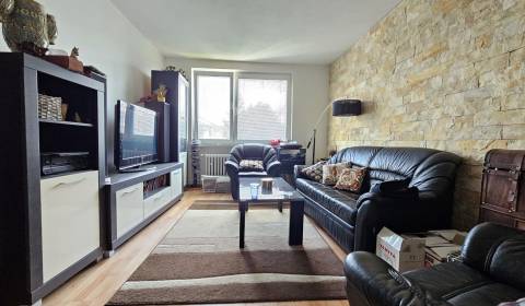 Pekný veľký 3 izbový byt s lodžiou, Karloveská ul., BA IV. Karlova Ves