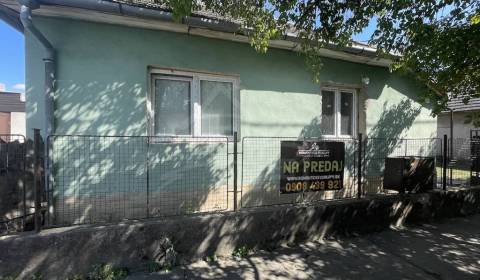 ZNÍŽENÁ CENA! Štvorizbový rodinný dom s 10 árovým pozemkom v obci Nede