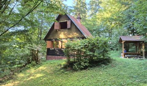 Predaj: Romantická rekreačná chata uprostred lesa vo Varíne (MO)