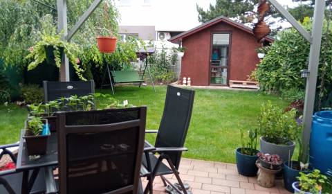 Pekný dom v atraktívnej lokalite Čierna Voda, iba 15 km od Bratislavy.