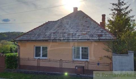 Rodinný dom v nádhernom prostredí pohoria Tribeč v obci Hostie na pred