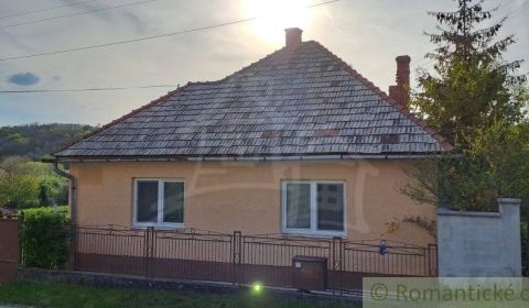 Rodinný dom v nádhernom prostredí pohoria Tribeč v obci Hostie na pred