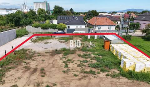 Stavebný pozemok Ivanka pri Nitre – 777 m², všetky siete, stavebné pov