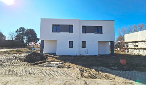 ZĽAVA 10.000€ NA 4 izbový RD-128 m2 S TEPELNÝM ČERPADLOM, POZEMOK 405m