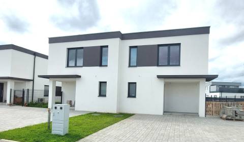 PRIESTRANÝ 4 izbový RD-128 m2 S TEPELNÝM ČERPADLOM, POZEMOK 405 m2