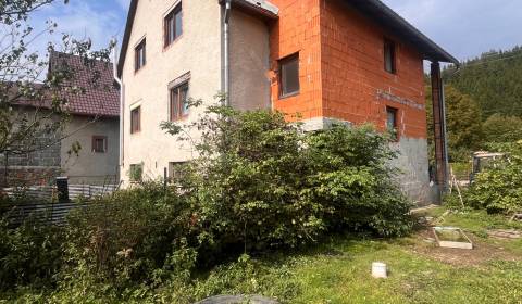 Predaj: Rodinný dom v meste Turzovka (323-D)