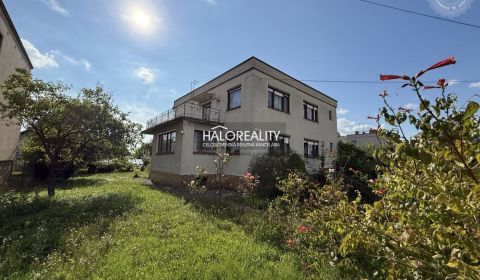 REZERVOVANÉ - Predaj, rodinný dom Oslany - EXKLUZÍVN...