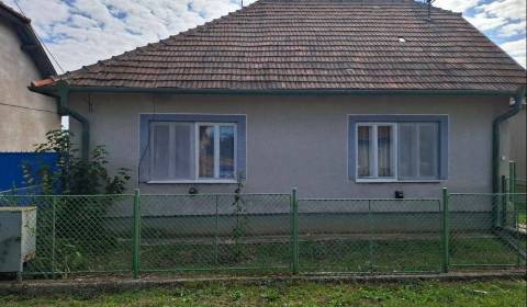 Rodinný dom s veľkým pozemkom - Kamanová