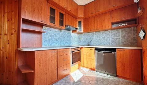 Štvorizbový byt, blízko centra mesta Šahy