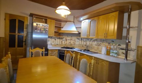 Dobré reality - znížená cena RD s veľkým pozemkom 2455 m2 v kľudnej ča