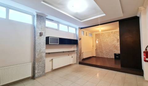 Obchodno - kancelársky priestor, Lamač, 55 m2