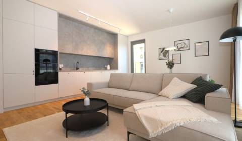 PRENÁJOM- dizajnový 3i byt v Starom Meste - METROPOLIS