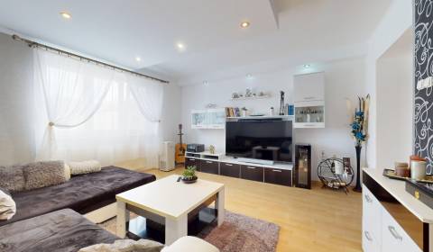 NA PREDAJ ZREKONŠTRUOVANÝ 3 IZBOVÝ BYT