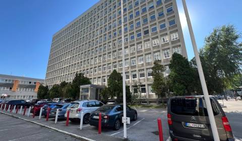 Kancelárske celky od 19,83 m2 až po  do 479 m2, BA II. Miletičova