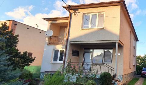 RODINNÝ DOM, PRÍJEMNÁ LOKALITA, MALINOVO