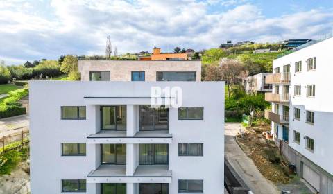 ŠPECIÁLNY 3IZBOVÝ BYT V NOVOSTAVBE NA ZAČIATKU KOLIBY