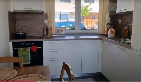 HD REALITY -predaj šikovný štvorizbový  rodinný dom v radovej zástavbe