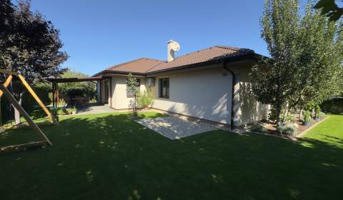 Prakticky riešený 4-izbový rodinný dom s krásnym pozemkom