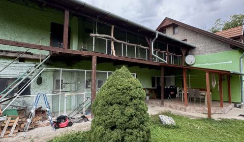  Znížená cena Na predaj: Rodinný dom – Šahy, okraj prírody