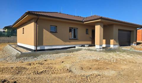 Predaj, 4-izbový rodinný dom v Nitre - Lužianky