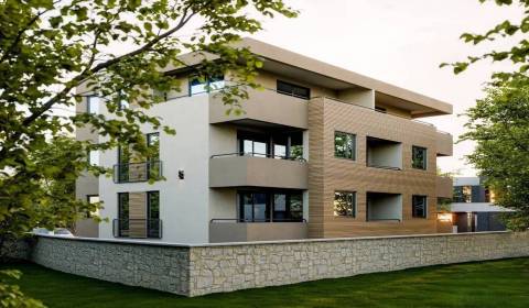 TOP ponuka Zadar: 2i byt s terasou, záhradou a 2 parkovacími miestami!