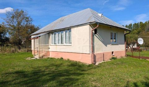 Exkluzívna ponuka! Dom s veľkým pozemkom a jedinečným súkromím v obci 