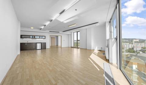 NA PRENÁJOM SLNEČNÝ VEĽKOMETRÁŽNY APARTMÁNOVÝ 2-IZBOVÝ BYT