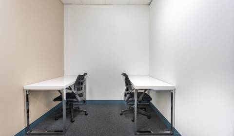 Súkromný kancelársky priestor pre 3 osoby v oblasti Regus CBC Center