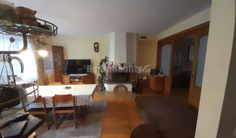 Nadštandartný 6 izbový rodinný dom v Nových Zámkoch