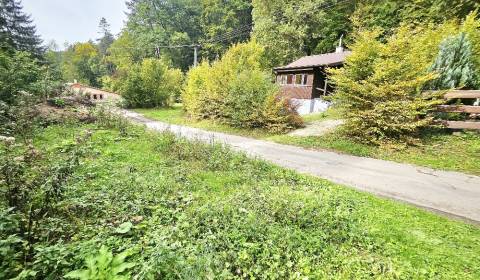 REKREAČNÁ CHATA-34m2 /UHROVEC- STRIEBORNICA/POZEMOK 491 m