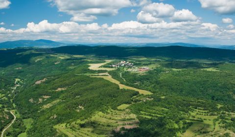 Ábelová (Lučenec) – 93.600 m2 ORNÁ PÔDA a LES