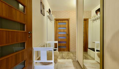 Príjemný 3 izbový byt s veľkou loggiou na Štefánikovej ulici