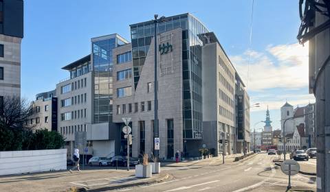 Súkromný kancelársky priestor pre 1 osoby v Regus Europeum City Center