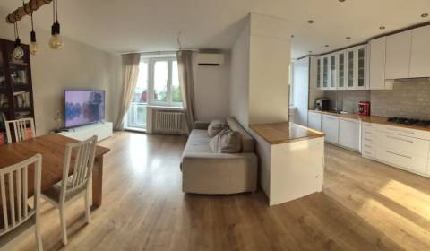 3-izb. byt, Sokolská, Staré Mesto, 3.p./4 s výťahom, balkón