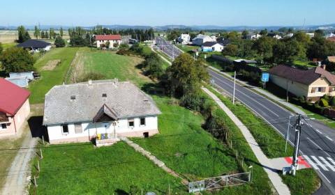 Mimoriadne veľký 55-árový pozemok so starším domom pri Vranove – Sačur