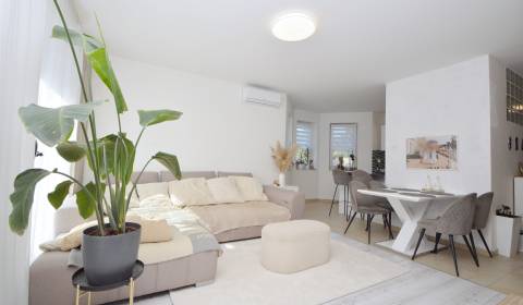 Predaj 4i RD v obľúbenej časti Rajky, pozemok 459 m2, Rajka