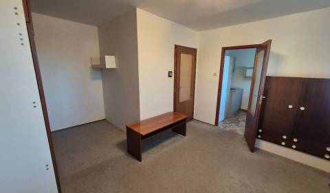 PREDAJ : 1 IZBOVÝ BYT, ul. DRUŽSTEVNÁ, KOMÁRNO