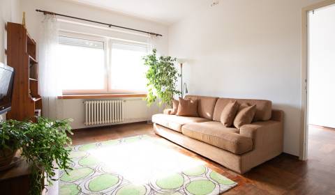 EXKLUZÍVNE Priestranný 2,5i byt s výhľadom na Dunaj