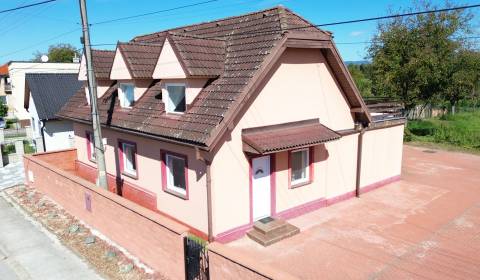 6-izbový rodinný dom s pozemkom 2218m2  | Horňany