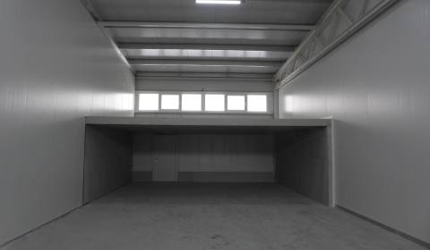 Sklad na prenájom v novostavbe o ploche 196 m2 so zázemím